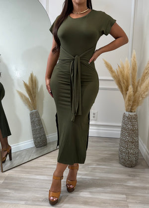 BRYNN OLIVE GREEN SHORT SLEEVE SIDE SLIT MIDI DRESS